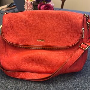 Gorgeous Fossil Cherry Red pebbled leather Crossbody Bag exc condition